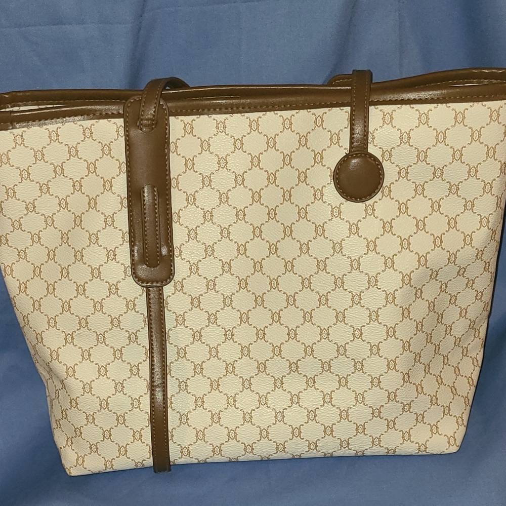 Large Handbag - Picture 2 of 3